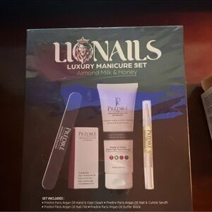 Luxury Manicure Set - Almond Milk & Honey